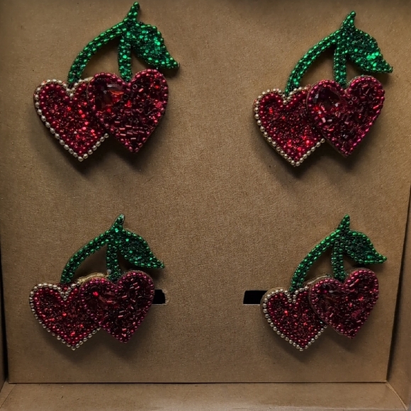Tahari Home Red Cherry Heart Napkin Rings - Picture 6 of 7